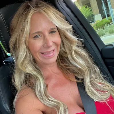 Mara Davis profile