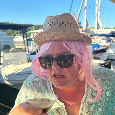 Alan Carr profile