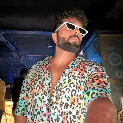 Cheatan Naniwadeckar profile