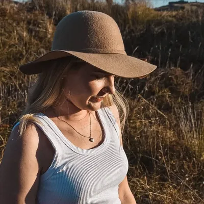 chels ✨ profile