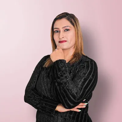 Hetal Bhabhera-Nail Queen | Nail Art Academy ๐
profile