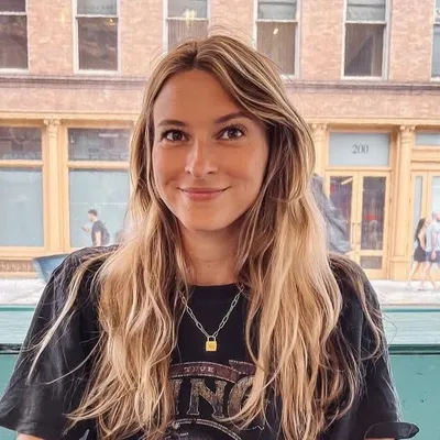 Julie Ferrer ๐ฐ profile