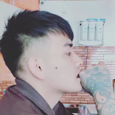 dipressed profile