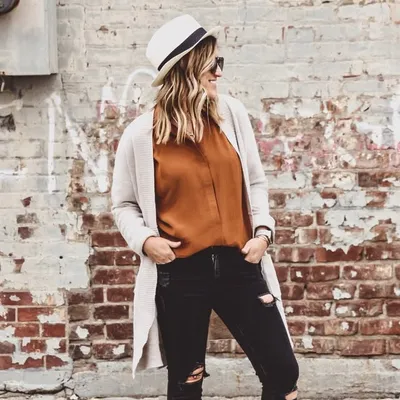 LYDIA • CHIC AND MODISH profile