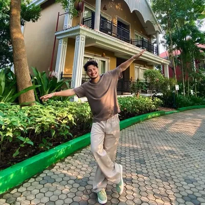 CHINMAYA_MunA profile
