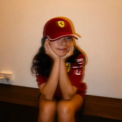 chloe ๐ฆ profile
