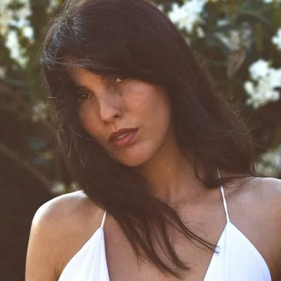Chloé Tesla profile