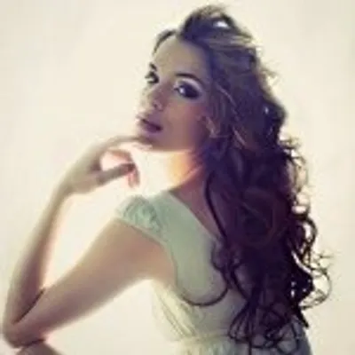 Chloe Barcelou profile