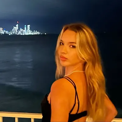 chloe hayward profile