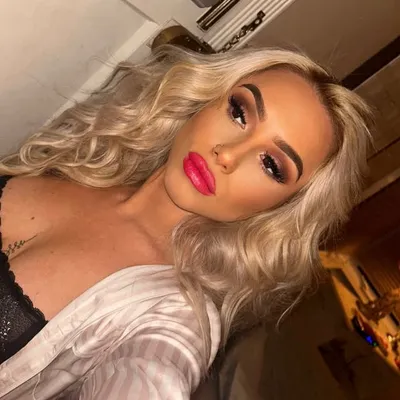 chlo ✨ profile