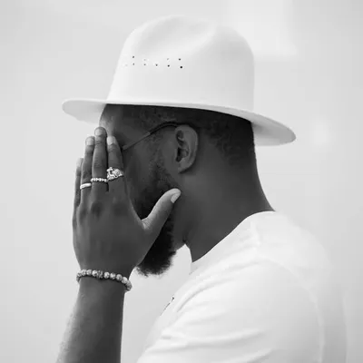 Chris Mavu | Fashion & Lifestyle profile