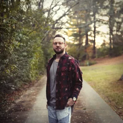 Chris August profile