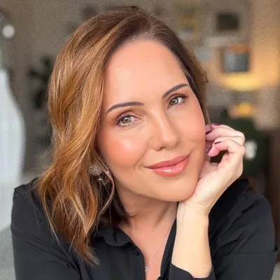Chris Castro • 40+ • Perfumes • Skincare • Lifestyle profile