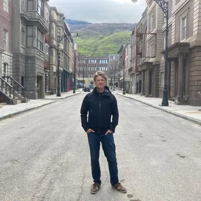 Chris Hirschhäuser profile