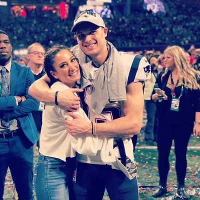 Chris Hogan profile