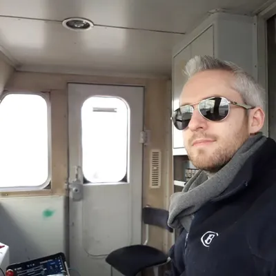 Chris De profile