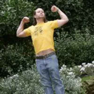 Chris Pontius profile