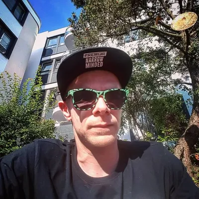 Chris E. profile