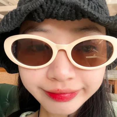 Christina Strawpie ๐ฐ๐ค profile