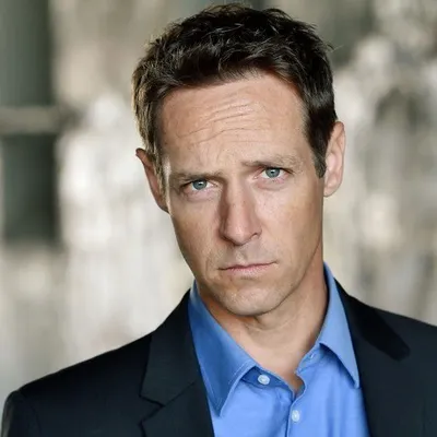 Christopher Rob Bowen profile