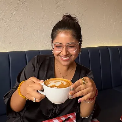 Christy Di Natali | Planes & Foodie profile