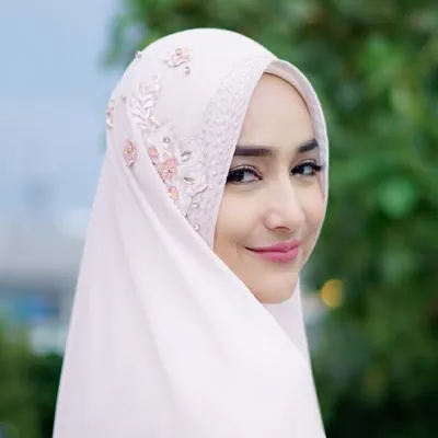 Cindy Fatikasari profile