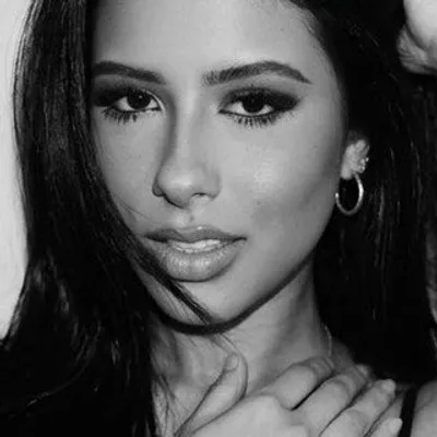 Cinthia Cruz profile