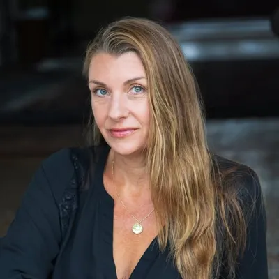 Claire Bidwell Smith profile