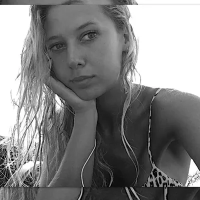 𝕮laire Van Acker profile