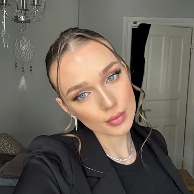 Clara profile