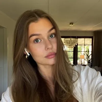 CLARA FRIHOLM profile