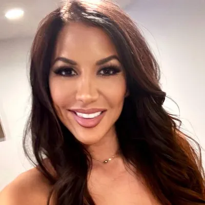Clarissa Cardenas | Concert Queen ™️ | Host profile