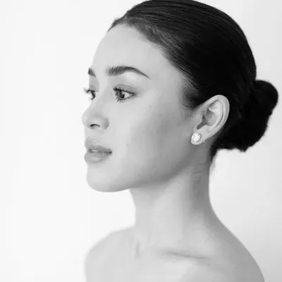 Claudia Barretto profile