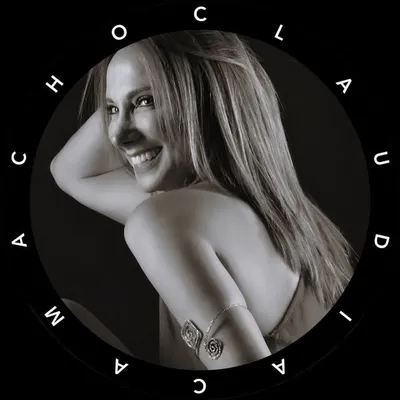 CLAUDIA CAMACHO 🌼 profile