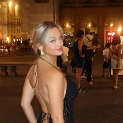 claudia conway profile