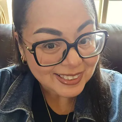 Yvette M/ Deal Hunter profile