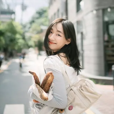 Cynthia 黃可樂 profile