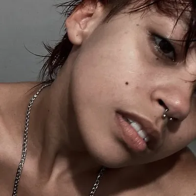 Luna Valente profile