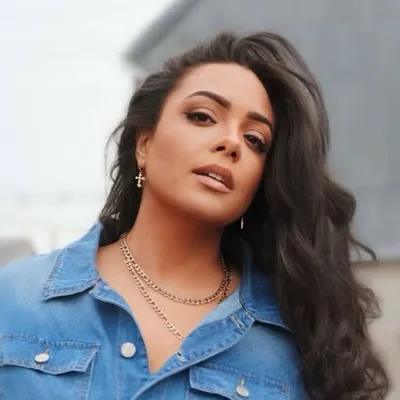 Ally Q profile