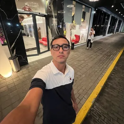 Oscar de León profile