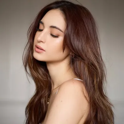 Coleen Garcia Crawford profile