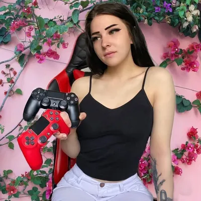 CollectorChick🎮 profile