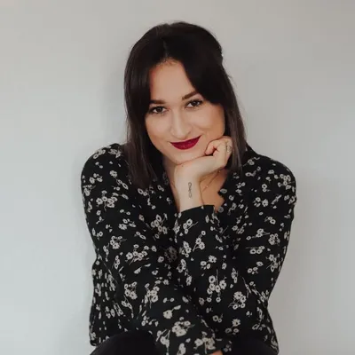 Leonie profile