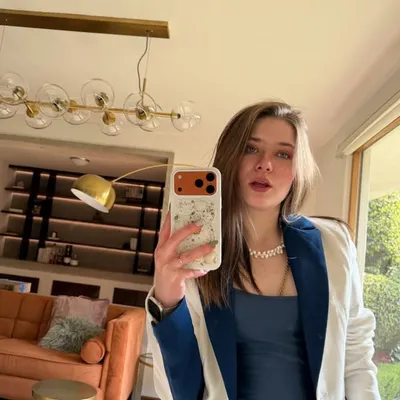 Constanza Landon profile
