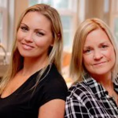 Julie&Debbie🥂Cooks w Cocktails profile