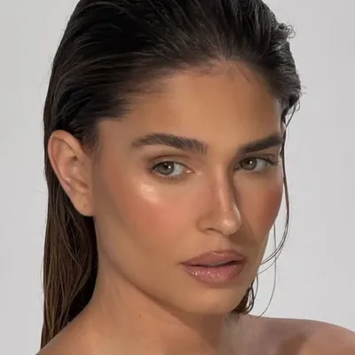 Coral Simanovich Roberto profile