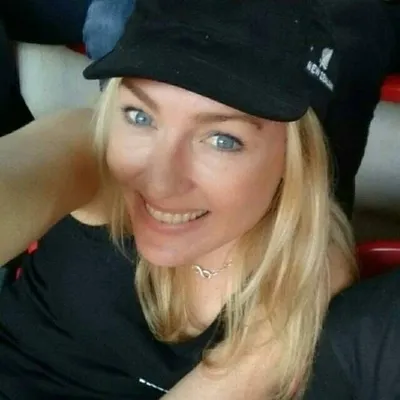 SARAH FARR profile