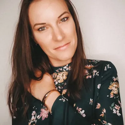 Corinna profile