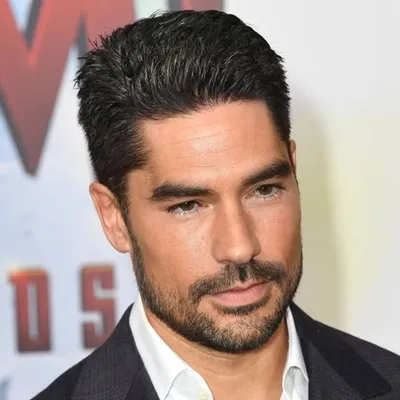 Dj Cotrona profile