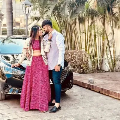 COUPLE_OFFICIAL_ profile